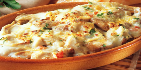 Receta de Cazuela gratinada con pollo y <b>CHAMPIÑONES DEL CAMPO</b>